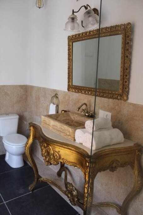 Casa Palacio Del Siglo XVIII En Centro Sevilla Luaran gambar